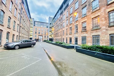 1 bed flat, Queens Road, Lace Market, Nottingham, NG23BU - Image 1